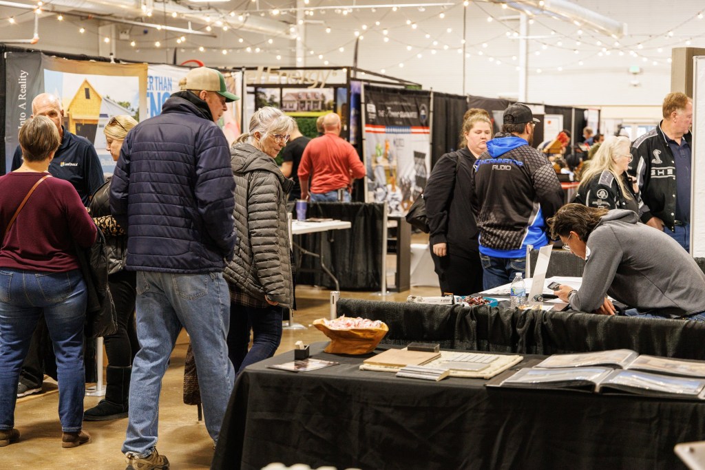 How To Make A Cozy Out-Of-Door Dining Spot For Musketeers And&nbsp;Family