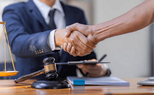 How Real Estate Attorneys Help Resolve Title&nbsp;Issues