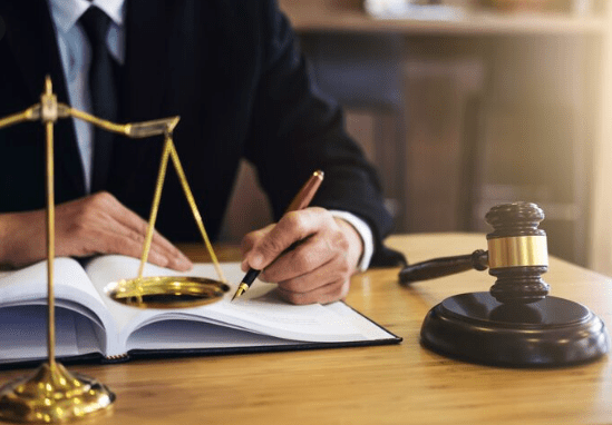 How Does Civil Litigation Work in Quebec?